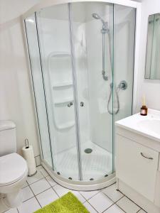 Ένα μπάνιο στο Luxurious Loft - Close to it all !