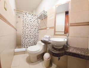 Koupelna v ubytování Retama Hotel Tacna
