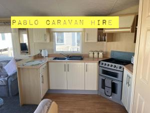 Gallery image of Rhyl en suite caravan in Kinmel Bay