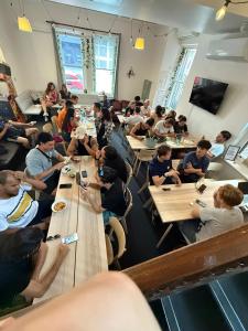 Επισκέπτες που μένουν στο Tequila Sunrise Hostel Adelaide +30 φωτογραφίες