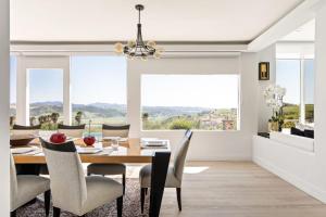 Φωτογραφία από το άλμπουμ του Monserate Wine Country w Infinity Pool Views σε Fallbrook