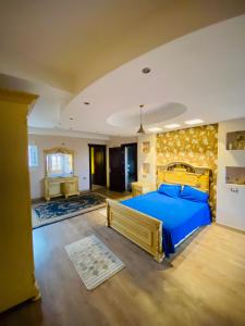 Postel nebo postele na pokoji v ubytování Luxurious Duplex, 5K Premium Housing!