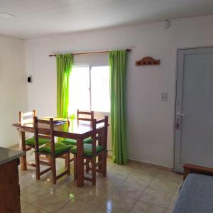 Posezení v ubytování YG departamentos Carhué N7