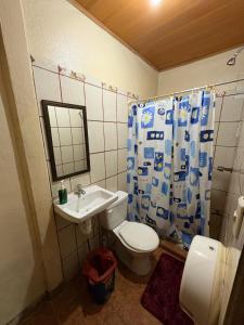 Vannituba majutusasutuses Cabinas Dushka