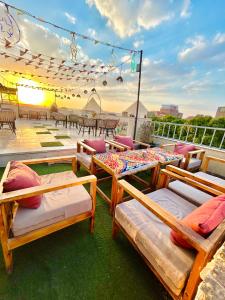 Posezení v ubytování Farsha Pyramids Inn + 37 fotografií
