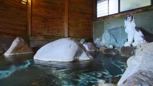 Fotografie z fotogalerie ubytování 紺碧の海眺望の絶景宿コートロシューズ v destinaci Matsuzaki