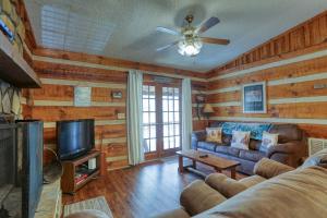 Μια τηλεόραση ή/και κέντρο ψυχαγωγίας στο Creekside Memories