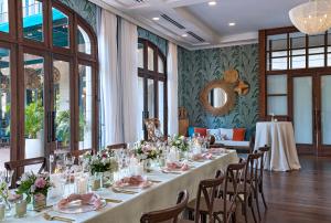 Restoran või mõni muu söögikoht majutusasutuses Santarena Hotel at Las Catalinas