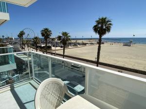Gallery image of Deux-Pièces Neuf Climatisé Face Mer à Canet-Plage - FR-1-750-76 in Canet-en-Roussillon