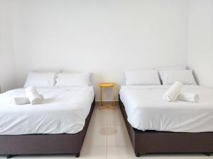 Postel nebo postele na pokoji v ubytování Rawang Home near Aeon 15 Pax WIFI Game Smart TV
