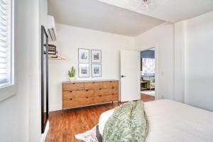 Katil atau katil-katil dalam bilik di Stay Portland - Beautiful Brooklyn 1 Bed Apt +28 gambar