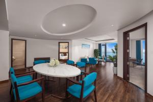 Canvas Danang Beach Hotel的休息区