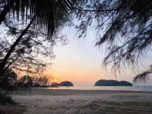 Φωτογραφία από το άλμπουμ του Seafari ECO Beach Camp and cafe food and drinks Ko Phra Thong σε Hin Kong