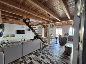 Χώρος καθιστικού στο Blauw huis oude centrum authentiek Spaans straatje