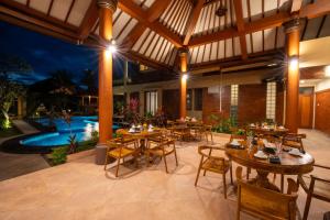 Bazén v ubytování Casa Dewa Suite Villa Ubud nebo v jeho okolí
