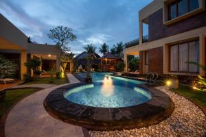 Bazén v ubytování Casa Dewa Suite Villa Ubud nebo v jeho okolí