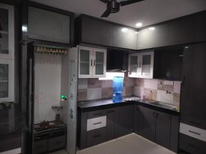 Corporate Hostel & PG的厨房或小厨房