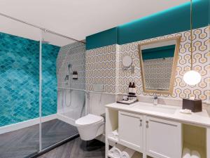 Grand Mercure Goa Candolim - An Accor Hotels Brand的一间浴室