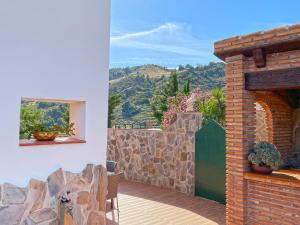Uma vista da montanha tirada da villa 