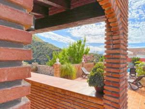 Uma vista da montanha tirada da villa 
