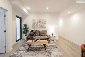Posezení v ubytování Unit 3 1Bed Room with Queen plus Sofa Bed in the Heart of DC
