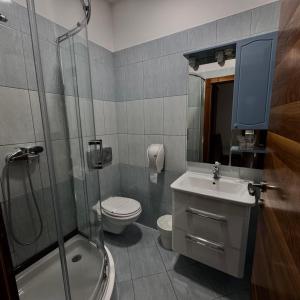 Vannituba majutusasutuses Hotel Paviljon