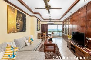 Khu vực ghế ngồi tại Patong Tower Sea View by PHR