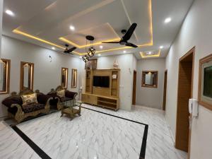 Et tv og/eller underholdning på House in bahria