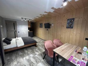 TV a/nebo společenská místnost v ubytování Міні Готель SPA Excellent Family