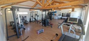 Fitness centrum a/nebo fitness zařízení v ubytování Mobile Home dans Camping 4 étoiles
