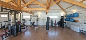 Fitness centrum a/nebo fitness zařízení v ubytování Mobile Home dans Camping 4 étoiles