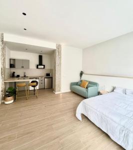 Ένα ή περισσότερα κρεβάτια σε δωμάτιο στο Cozy & Stylish APT,Santa Bárbara Castle,Wifi,AC