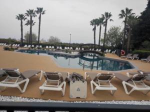 Mobil home Camping La Marine内部或周边的泳池