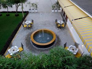 Saraca Hotel Lucknow外面的花园