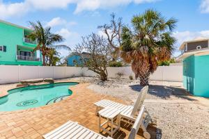 Bassein majutusasutuses Sea's The Day või selle lähedal