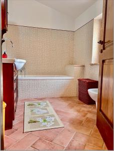 Ένα μπάνιο στο Casa Giuliani