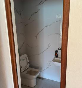 Vannituba majutusasutuses Raja Hotel Fierze