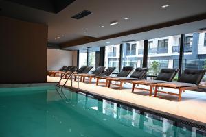 Modena Resort Spa & Wellness Zlatibor内部或周边的泳池