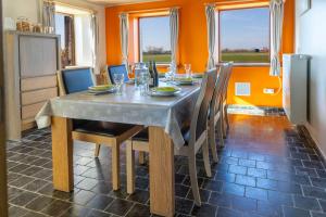 Posezení v ubytování Holiday Home 't Hof der Witte Damen