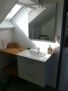 Photo de la galerie de l'établissement Charmant appartement, calme, nature et confort, à Uzerche