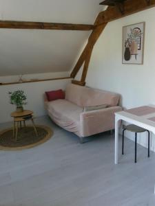 Photo de la galerie de l'établissement Charmant appartement, calme, nature et confort, à Uzerche