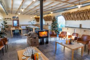 Posezení v ubytování Holiday Home 't Hof der Witte Damen