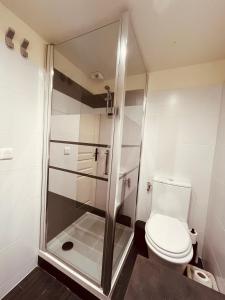 Et badeværelse på Paris 4U + 19 billeder