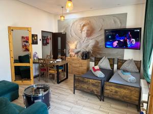 Televízia a/alebo spoločenská miestnosť v ubytovaní Apartamenty Premium PRETTY WOMAN self check-in 24h - Bytom Chorzów Katowice