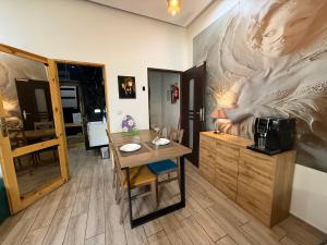 Kuchyňa alebo kuchynka v ubytovaní Apartamenty Premium PRETTY WOMAN self check-in 24h - Bytom Chorzów Katowice