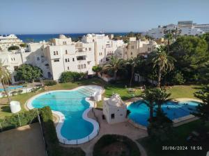 Swimmingpoolen hos eller tæt på apartamento albaida + 9 billeder