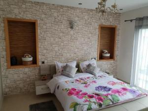 Giường trong phòng chung tại Villa Blanca +28 ảnh