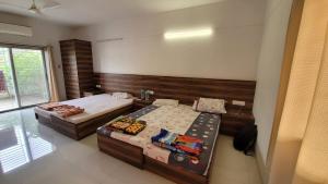 Gallery image of Aanandi Bunglow 3Bhk in Parhūr