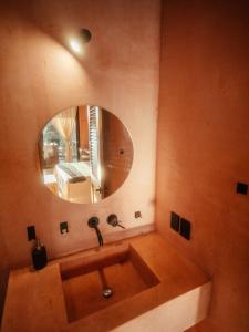 Bilik mandi di Tranquil Oasis w private pool in La Punta Zicatela
