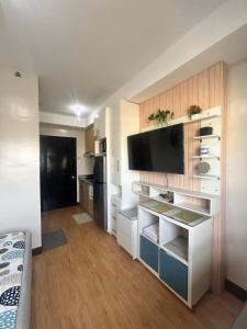 Μια τηλεόραση ή/και κέντρο ψυχαγωγίας στο Smart Choice Condo Hotel